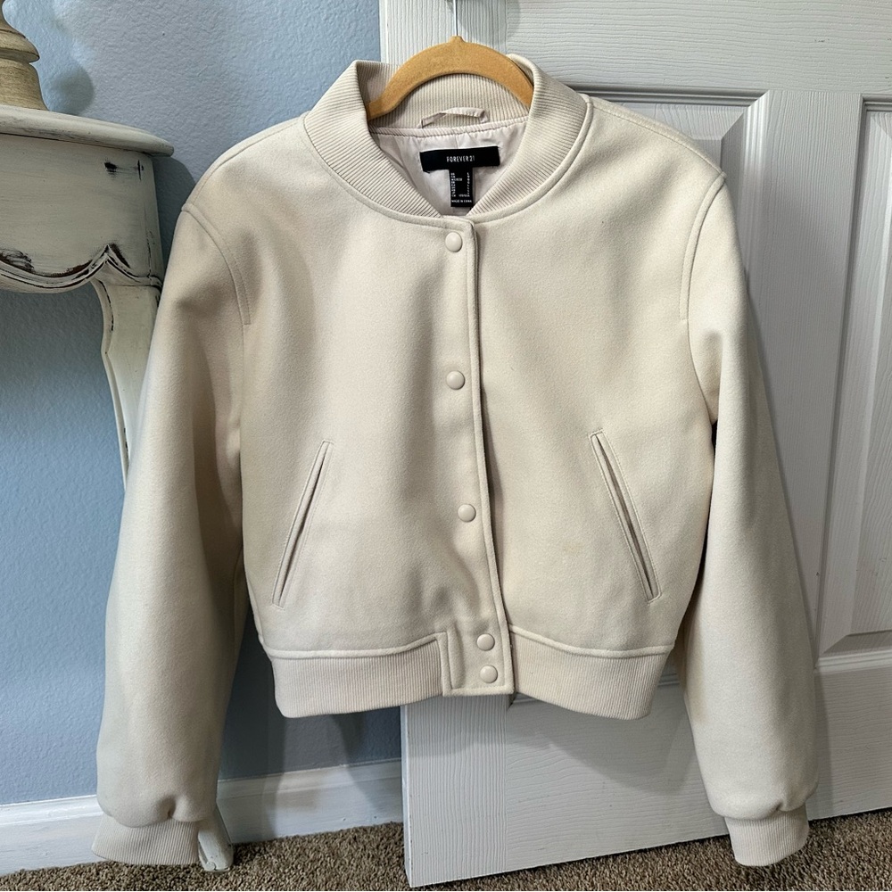 Forever 21 Cream Bomber Jacket Size Large